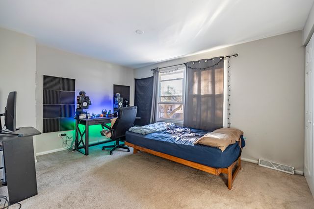 13415 S Mackinaw Avenue, Chicago, IL 60633