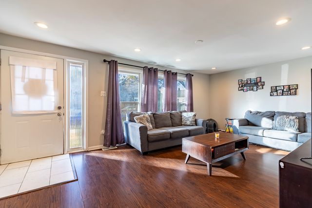 13415 S Mackinaw Avenue, Chicago, IL 60633