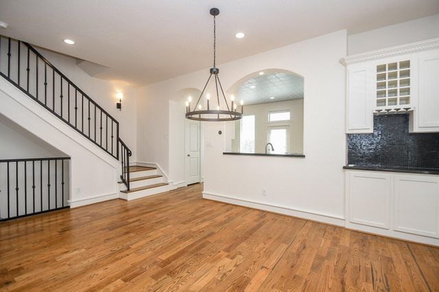 1239 W 22nd Street C, Houston, TX 77008