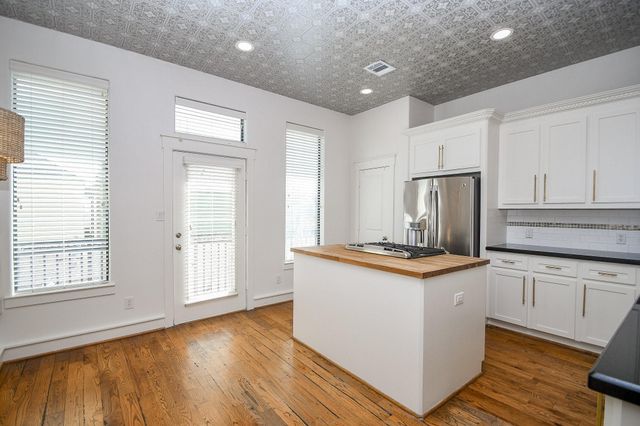 1239 W 22nd Street C, Houston, TX 77008