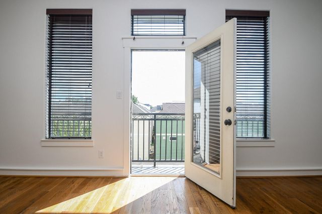 1239 W 22nd Street C, Houston, TX 77008