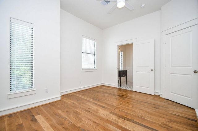 1239 W 22nd Street C, Houston, TX 77008