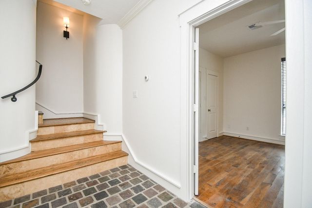 1239 W 22nd Street C, Houston, TX 77008