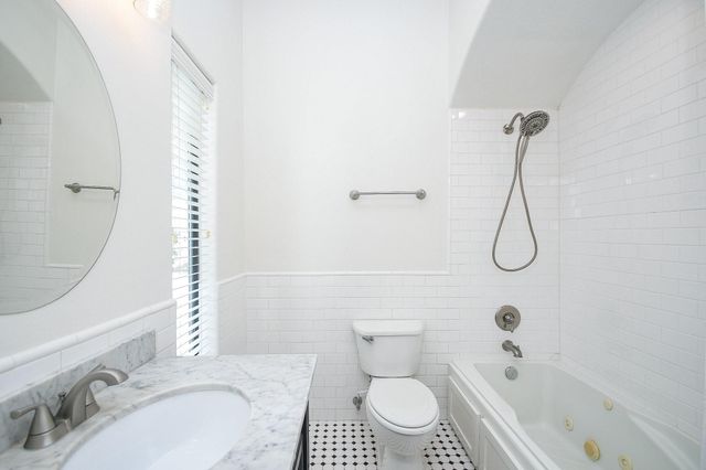 1239 W 22nd Street C, Houston, TX 77008