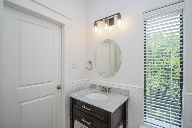 1239 W 22nd Street C, Houston, TX 77008