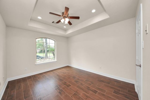 1759 Hazelwood Street, Conroe, TX 77301