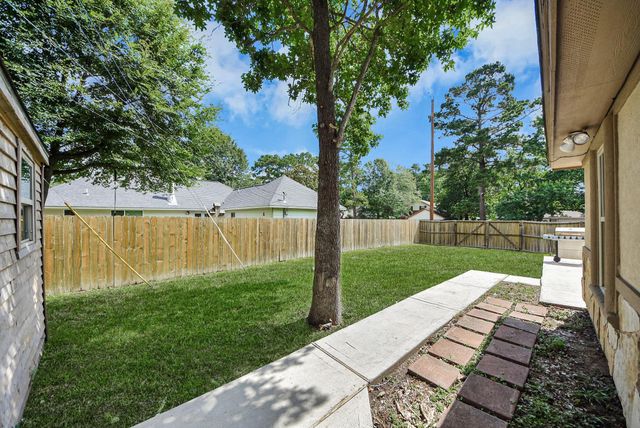 1759 Hazelwood Street, Conroe, TX 77301