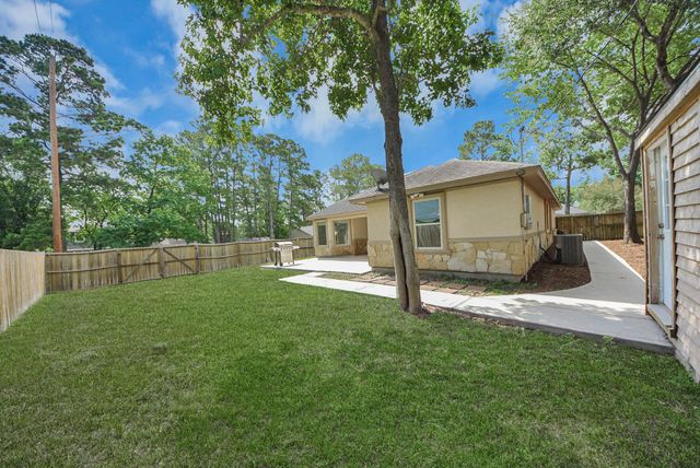 1759 Hazelwood Street, Conroe, TX 77301