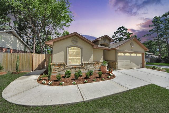 1759 Hazelwood Street, Conroe, TX 77301