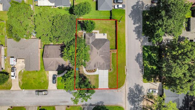 1759 Hazelwood Street, Conroe, TX 77301