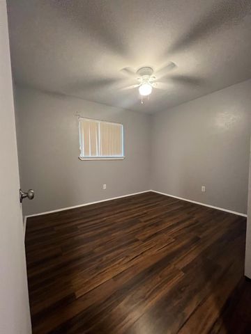 8103 Edgebrook Forest Court, Houston, TX 77088