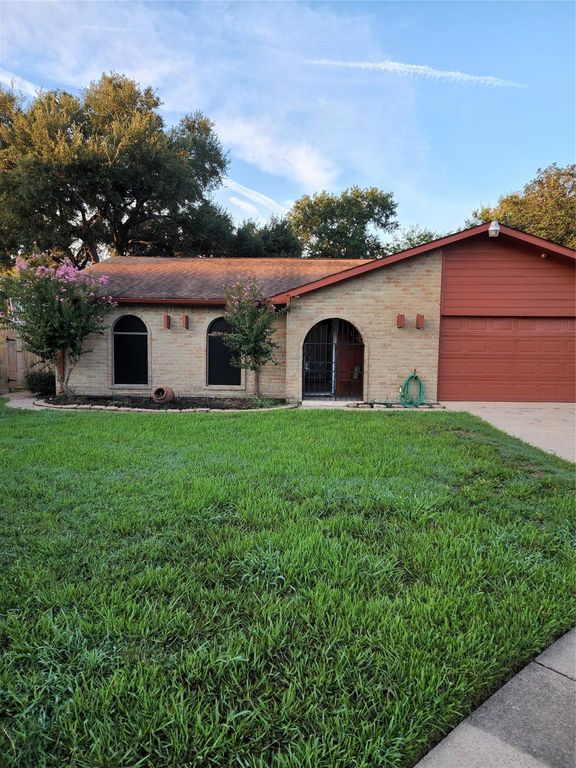 8103 Edgebrook Forest Court, Houston, TX 77088