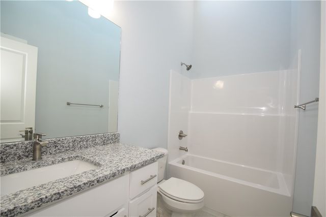 1800 Garnet Avenue, Centerton, AR 72719
