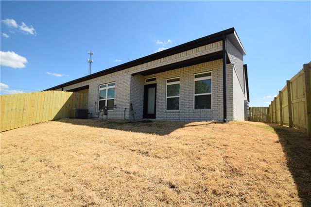 1800 Garnet Avenue, Centerton, AR 72719