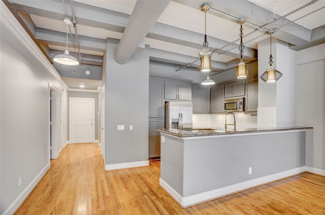 1120 Texas Street 9C, Houston, TX 77002