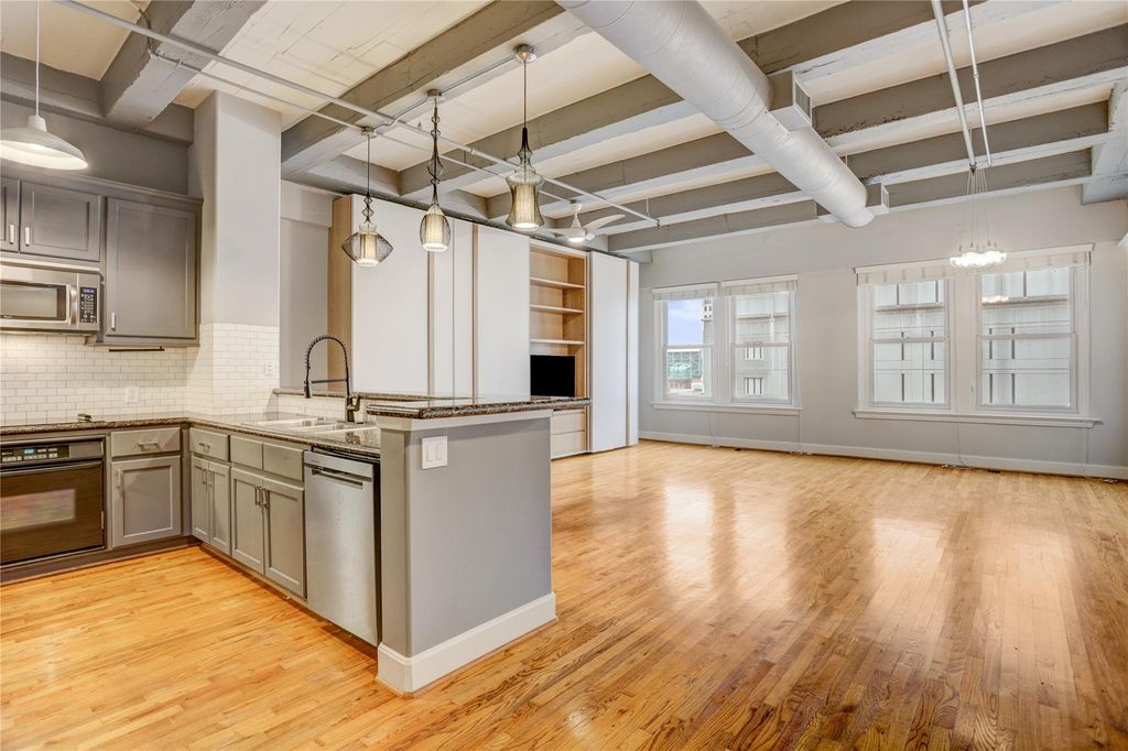 1120 Texas Street 9C, Houston, TX 77002