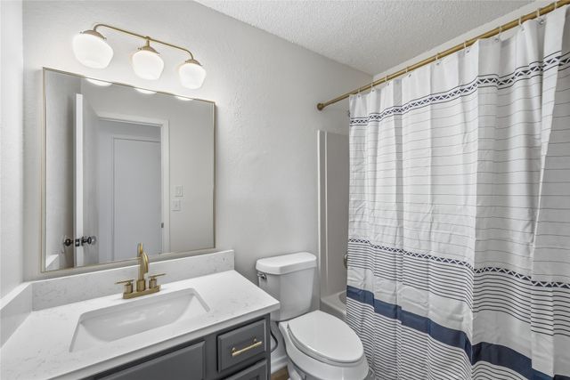 1023 N Redbud Avenue, Broken Arrow, OK 74012