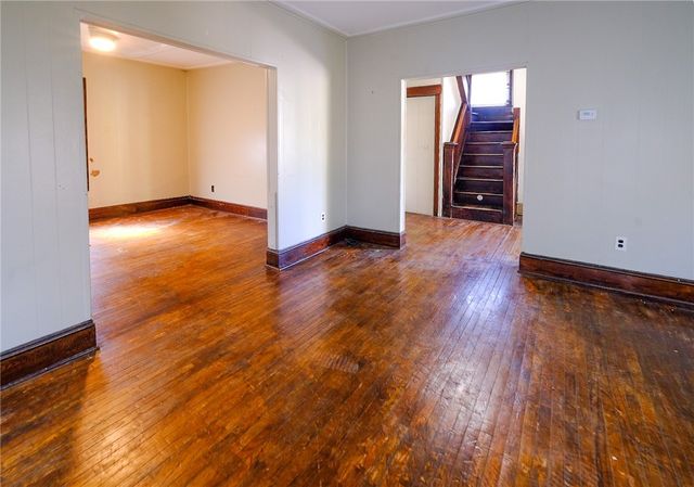 374 Pennsylvania Avenue, Elmira City, NY 14904