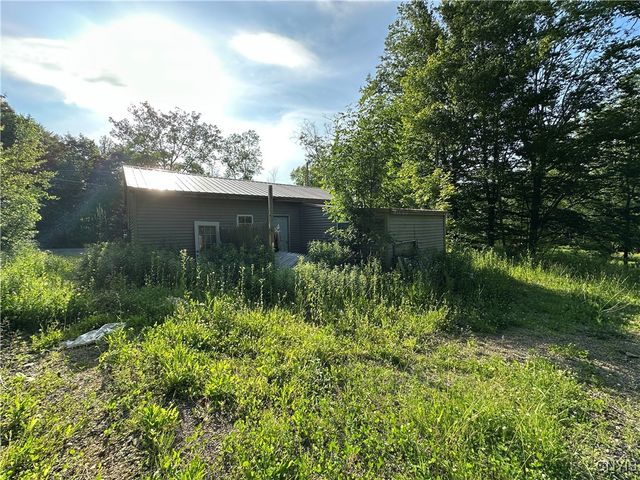 90 Shore Oaks Drive, New Haven, NY 13126
