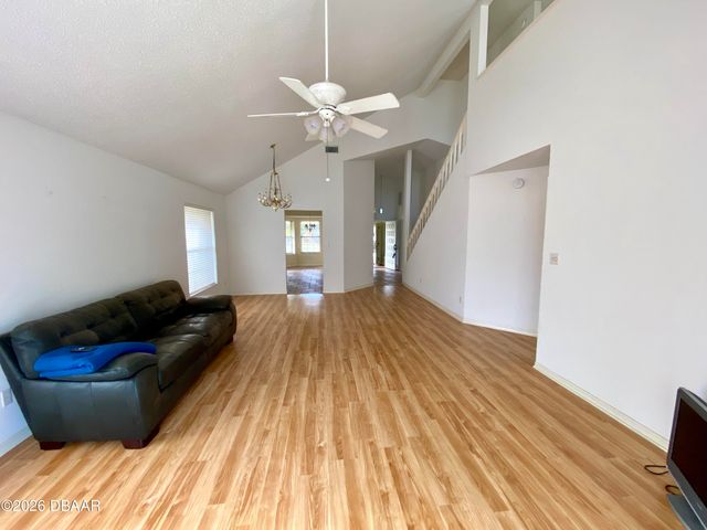 101 Braeburn Circle, Daytona Beach, FL 32114