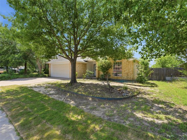 104 Adams Drive, Crowley, TX 76036