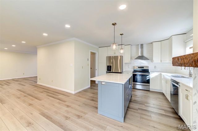 709 Turtle Cove, Ballwin, MO 63011