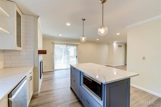 709 Turtle Cove, Ballwin, MO 63011