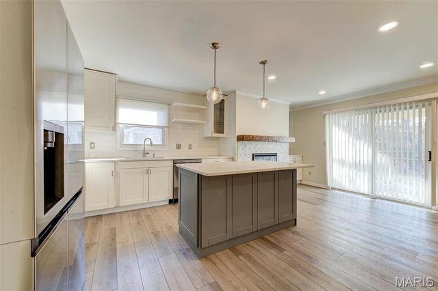 709 Turtle Cove, Ballwin, MO 63011