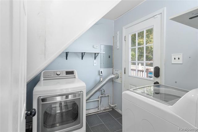 2437 Barrett Avenue, Royal Oak, MI 48067