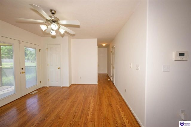 247 Meadowlake Drive, Radcliff, KY 40160