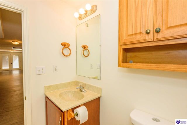 247 Meadowlake Drive, Radcliff, KY 40160