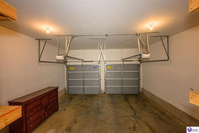 247 Meadowlake Drive, Radcliff, KY 40160