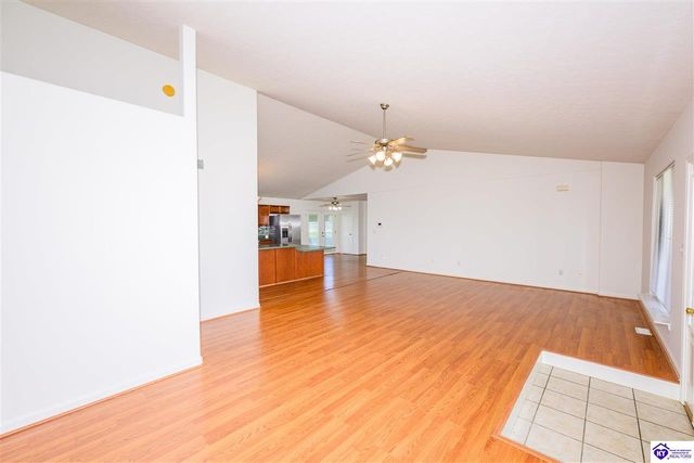 247 Meadowlake Drive, Radcliff, KY 40160