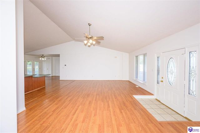 247 Meadowlake Drive, Radcliff, KY 40160