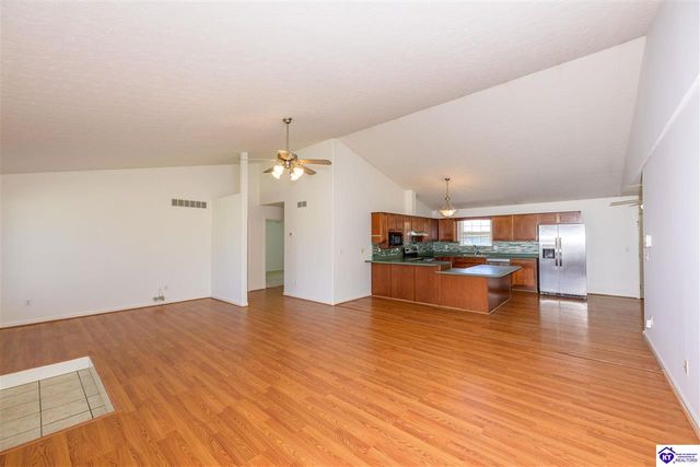 247 Meadowlake Drive, Radcliff, KY 40160