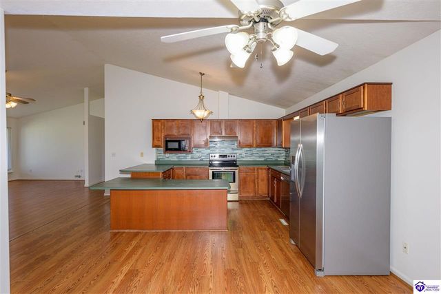 247 Meadowlake Drive, Radcliff, KY 40160