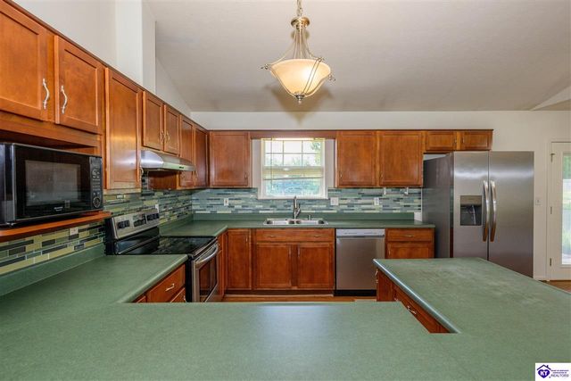 247 Meadowlake Drive, Radcliff, KY 40160