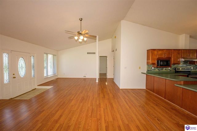 247 Meadowlake Drive, Radcliff, KY 40160
