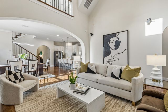 349 Hill Creek Lane, Grapevine, TX 76051