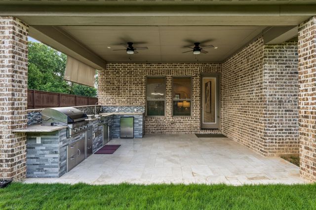 349 Hill Creek Lane, Grapevine, TX 76051