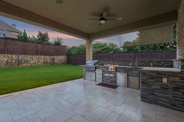 349 Hill Creek Lane, Grapevine, TX 76051
