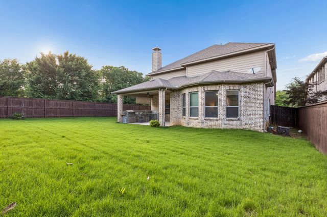 349 Hill Creek Lane, Grapevine, TX 76051
