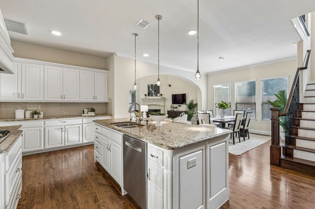 349 Hill Creek Lane, Grapevine, TX 76051