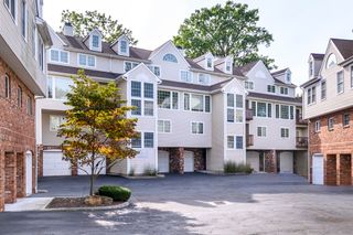 150 Prospect Street APT 24, Greenwich, CT 06830