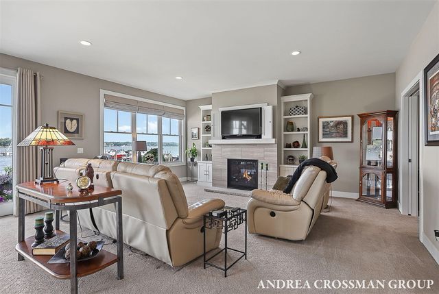 543 Macatawa Avenue, Holland, MI 49423