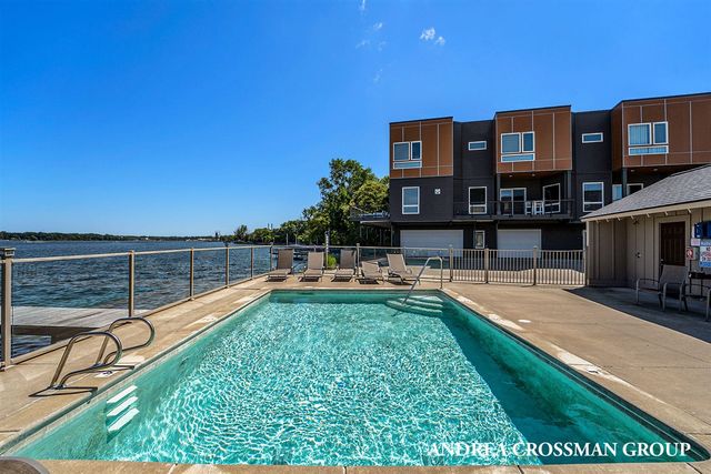 543 Macatawa Avenue, Holland, MI 49423