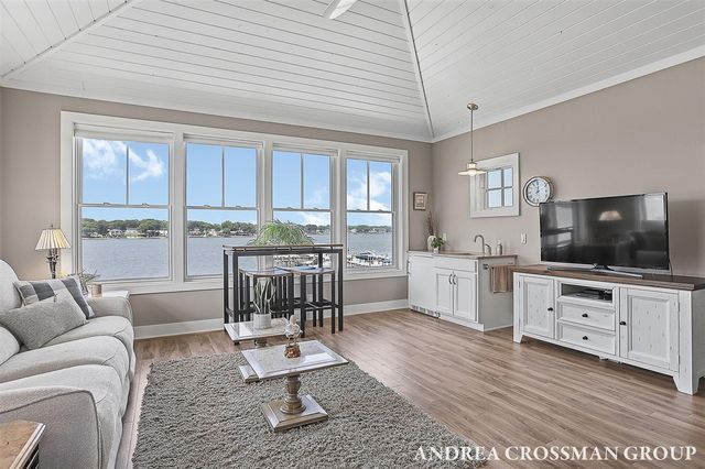 543 Macatawa Avenue, Holland, MI 49423