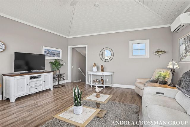 543 Macatawa Avenue, Holland, MI 49423