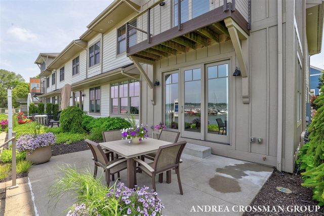 543 Macatawa Avenue, Holland, MI 49423