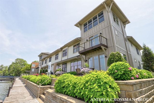 543 Macatawa Avenue, Holland, MI 49423
